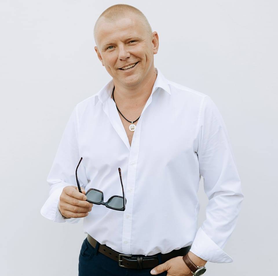 Jānis Bukovskis — Vocals / Guitar